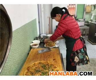 哪里有学做酱香饼技术培训，广州哪有学做酱香饼培训的