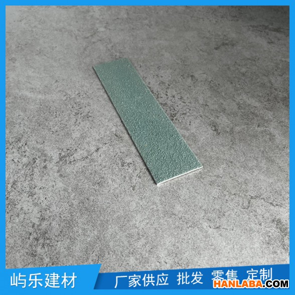 滁州厂家产汽车坡道车间金钢砂防滑板成品实拍图